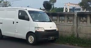 Pelaku Pembuang Sampah Ke Kalimalang Akhirnya Menyerahkan Diri Ke Polisi