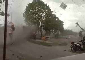 Puting Beliung Terjang Permukiman Warga Di Bekasi