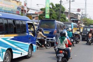 Angkot Di Tuding Penyebab Utama Kemacetan