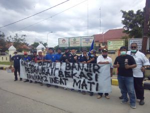 Di Dukung Camat, Karang Taruna Tambun Utara Galang Donasi Untuk Warga Terdampak Banjir