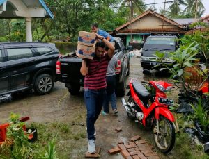 Peduli Dan Perihatin Sesama Warga Bekasi, Alumni Kapemasi Bandung Salurkan Bantuan Untuk Warga Terdampak Banjir