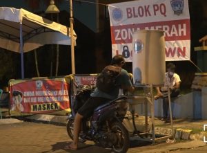 Akses Jalan Ke Blok Perumahan Wakil Walikota Bekasi Di Lockdown