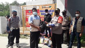 Bantu Warga Yang Sedang Melakukan Isolasi Mandiri, Dinsos Kabupaten Bekasi Salurkan Sembako