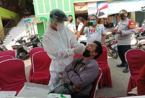 Swab Antigen Gratis Di Sambut Antusias Pedagang Dan Pengunjung Pasar Cibarusah