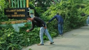 Di Tumbuhi Semak Belukar Dan Rawan Kejahatan, BBWS Dan Pemkab Bekasi Di Minta Untuk Membersihkan Dan Memasang PJU Di Jalan Raya CBL