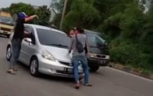 Penangkapan Terduga Pelaku Kejahatan Di Pintu Tol Pasir Koja Bandung Berjalan Dramatis