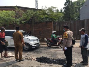 Pemdes Lambangsari Tegur Para Oknum Peminta-Minta Berkedok Perbaiki Jalan