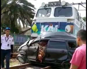 Minibus Tertemper KA Argo Sindoro 1 Orang Meninggal Dunia