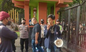 Tuntut Ketersediaan RTH, Distaru Dan DLH Kota Bekasi Didemo Mahasiswa Selama Tiga Hari