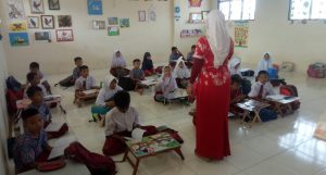 Miris..! APBD Hampir Menyentuh 7 Trilyun Tapi Banyak Sekolah Di Kabupaten Bekasi Tidak Memiliki Mebelair