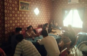 Minta Sikap Tegas, Tokoh Masyarakat Dan Pemuda Geruduk Kantor BPD Satriajaya