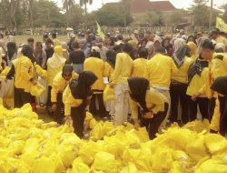 Sambut Hari Jadi Ke-61, Partai Golkar Kabupaten Bekasi Berikan Ribuan Paket Sembako Gratis Kemasyarakat
