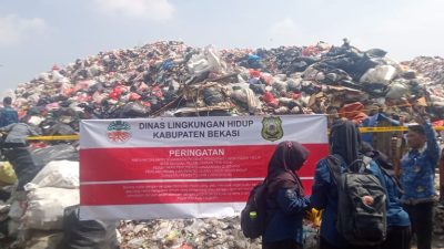 Dituding Cemari Lingkungan Gakkum DLH Tutup Dan Segel TPS Ilegal Didesa Sriamur